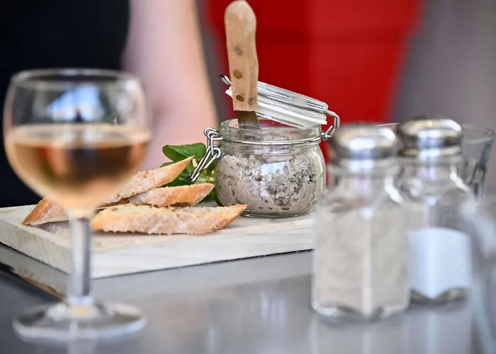 南特贝若利拉世博公园宜必思酒店 3* 南特